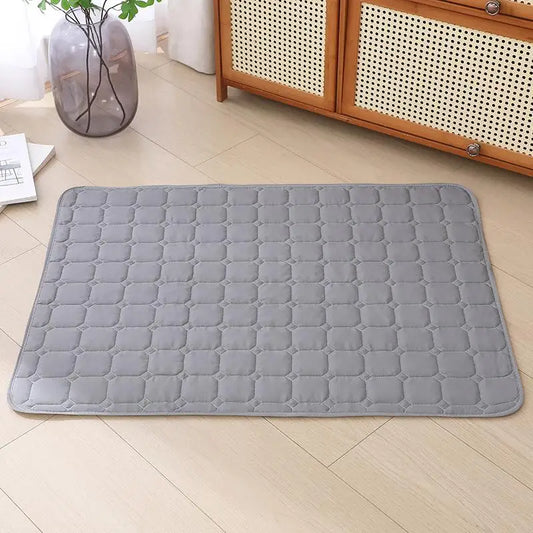 Quilted All-Season Pet Mat — Moisture-Proof Resting Cushion for Dogs & Cats