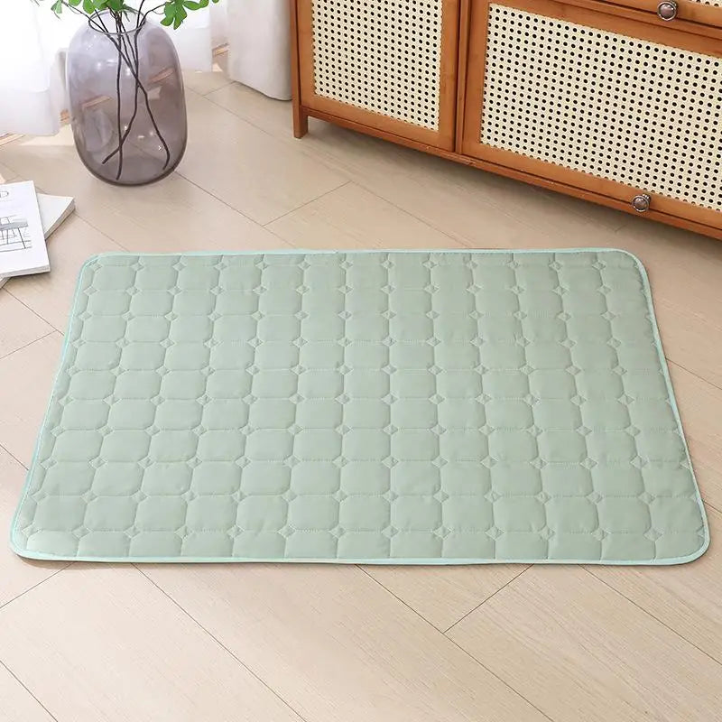 Quilted All-Season Pet Mat — Moisture-Proof Resting Cushion for Dogs & Cats