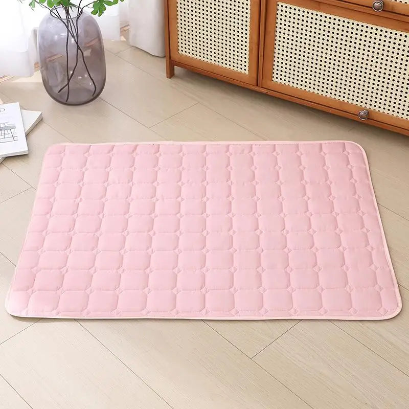 Quilted All-Season Pet Mat — Moisture-Proof Resting Cushion for Dogs & Cats
