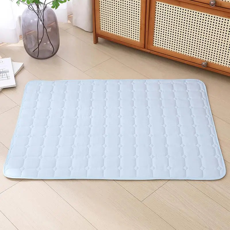 Quilted All-Season Pet Mat — Moisture-Proof Resting Cushion for Dogs & Cats